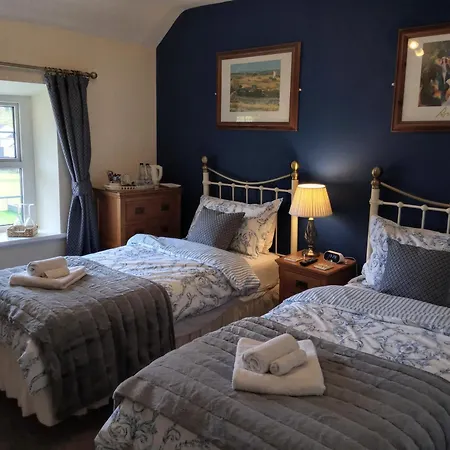 Oakfield House Bed And Breakfast-2